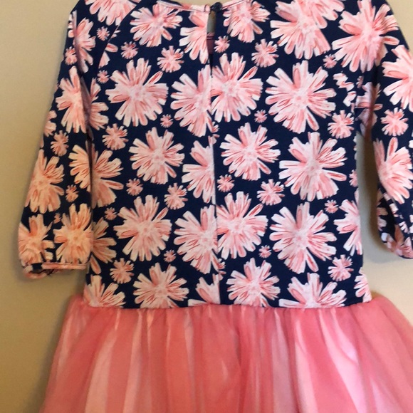 Girls dress - Picture 2 of 3